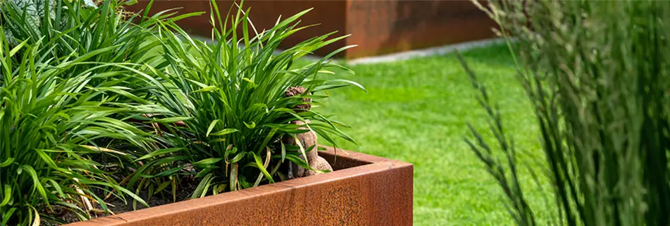 Duurzaam design: cortenstaal als veelzijdig materiaal in de tuin